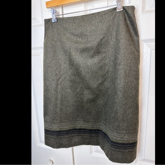 BROOKS BROTHERS Forest Green Wool Skirt Pencil Straight Striped Black Hem Fuzzy - Picture 3 of 8